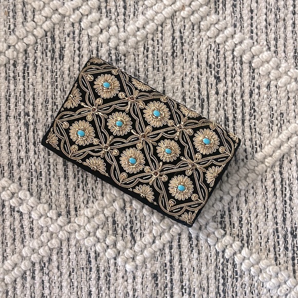 Beaded clutch - Picture 1 of 4